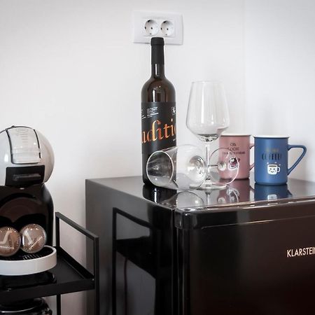 Jazz Rooms And Apartments ロヴィニ エクステリア 写真