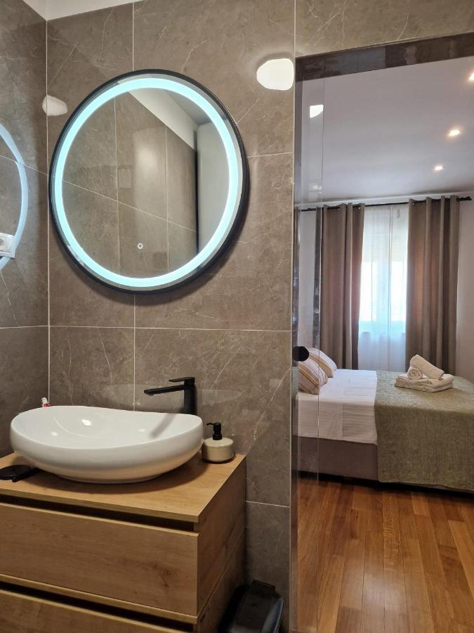 Jazz Rooms And Apartments ロヴィニ エクステリア 写真